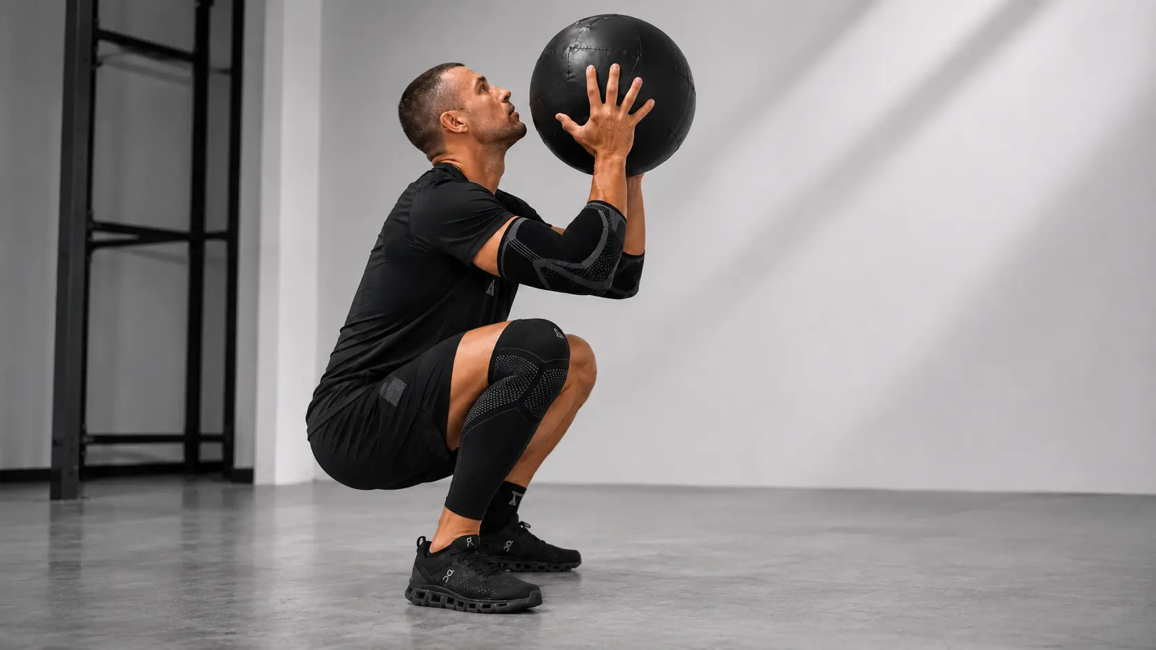 elbow sleeve for HYROX worn during wall ball training